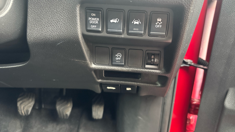 Nissan X-Trail 1.7 dCi N-Connecta 5dr Diesel Station Wagon